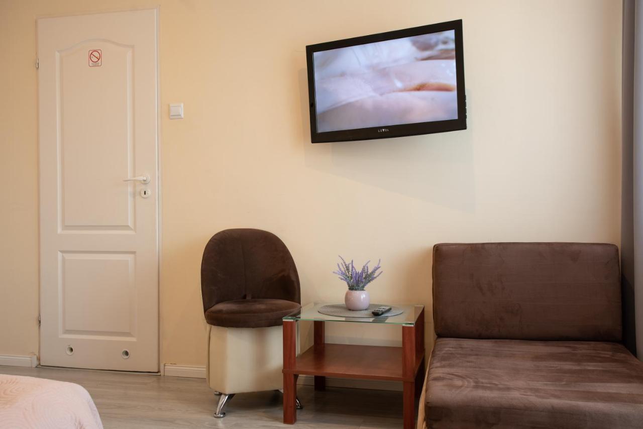 Family Room with Bathroom,1399512482:JPEG